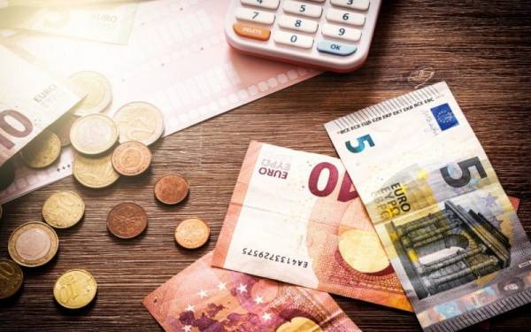 Κορονοϊός: Πώς θα πάρουν τα 800 ευρώ οι εργαζόμενοι