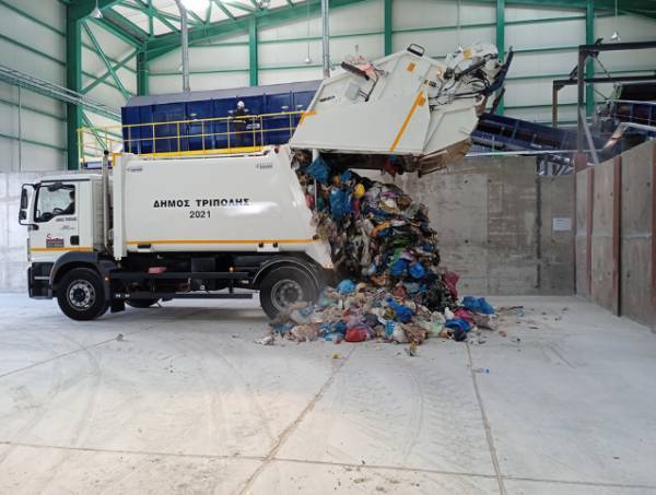Περιφέρεια Πελοποννήσου: 4.612.757 ευρώ η  οφειλή των δήμων για τα σκουπίδια