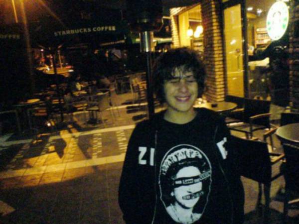 Εννέα χρόνια από την εν ψυχρώ δολοφονία του 15χρονου Αλέξανδρου Γρηγορόπουλου (vids)