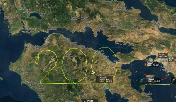 Συμβολική πτήση της Aegean: Σχημάτισε το 200 πάνω από τον Πελοπόννησο