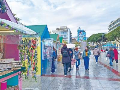 Θεσμός τα πασχαλινά σπιτάκια στην Καλαμάτα - Ο καιρός “φρενάρει” τις προσδοκίες για άνοδο της κίνησης