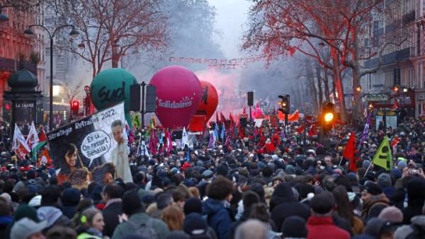 Γαλλία: Νέα απεργία για το συνταξιοδοτικό