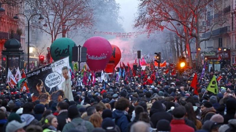 Γαλλία: Νέα απεργία για το συνταξιοδοτικό