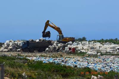 Ερωτηματικά για την αποκατάσταση της χωματερής στον Αγιο Νικόλαο