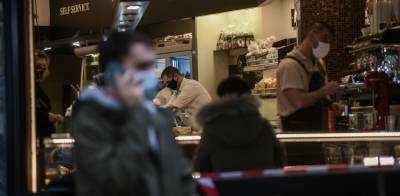 Κορονοϊός: Τα τρία στοιχεία που ανησυχούν τους ειδικούς για την Αττική