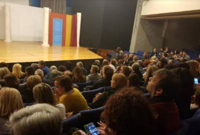 Καλαμάτα: Διαμαρτυρία του ΜΕΘ για πρόστιμο αφισορύπανσης