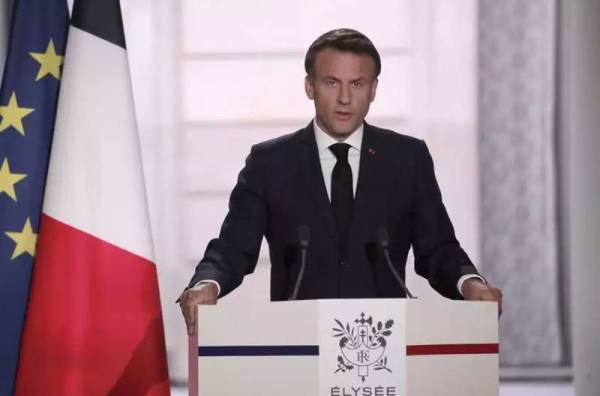 Αυξάνονται οι φόβοι για πολιτικό κενό στη Γαλλία – Διάγγελμα Μακρόν το βράδυ