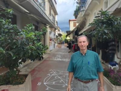 Γιάννης Τσιμόγιαννης: Η αγάπη του για τη Γεωμετρία «μεταμορφώνει» το Ιστορικό Κέντρο
