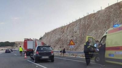 Ζευγάρι νεκρό σε τροχαίο στην Ιονία Οδό - Παρασύρθηκαν στη ΛΕΑ μπροστά στα μάτια του παιδιού τους