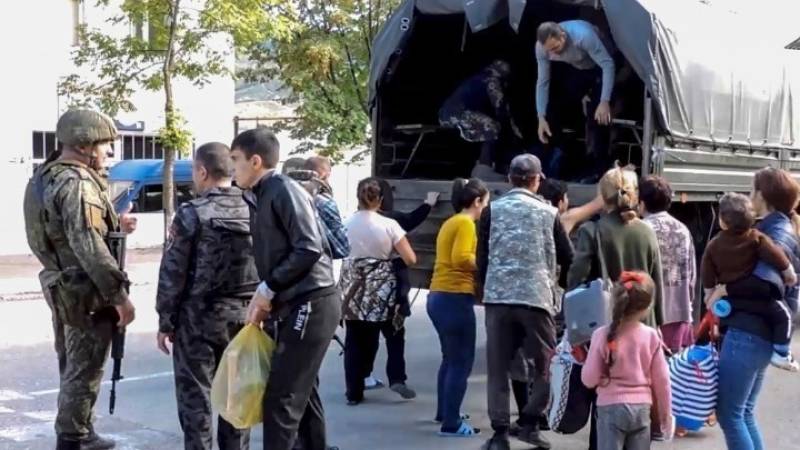 Πάνω από 2.900 πρόσφυγες πέρασαν στην Αρμενία από το Ναγκόρνο Καραμπάχ