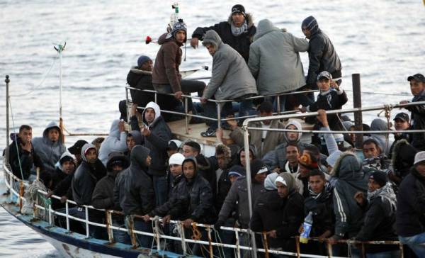 5 αιώνες και 7 εκ. πρόστιμο για διακίνηση μεταναστών σε καθέναν από 4 Σύρους ναυτικούς!