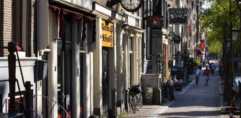 Ολλανδός αστυνομικός ρεπόρτερ πυροβολήθηκε σε δρόμο στο Άμστερνταμ