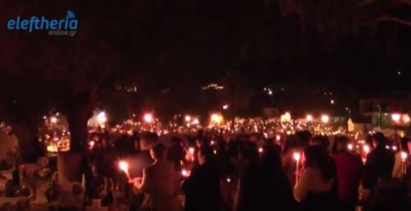 Η νύχτα έγινε μέρα στην Ανάσταση στο Κοιμητήριο Καλαμάτας (βίντεο)