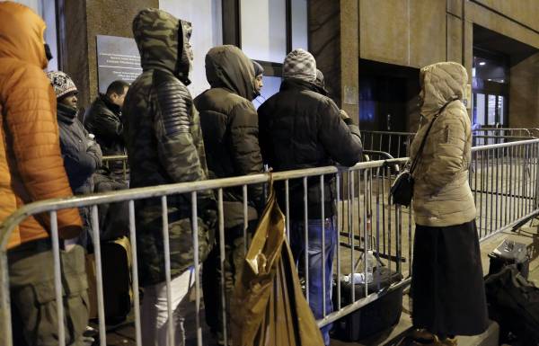 Μειώθηκε κατά το ήμισυ ο αριθμός αιτήσεων για χορήγηση ασύλου στην ΕΕ