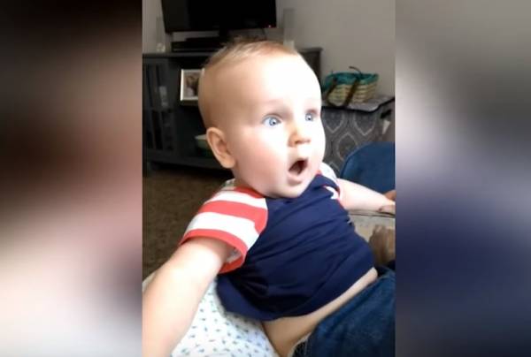 Αστείες αντιδράσεις μωρών όταν βλέπουν τον μπαμπά τους ξυρισμένο (Βίντεο)