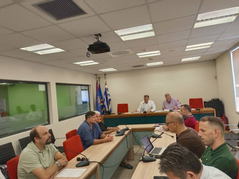 Δωρεές επιχειρήσεων σε σχολεία της Καλαμάτας - Συζήτηση στη Δημοτική Επιτροπή για διαφάνεια και αναθέσεις