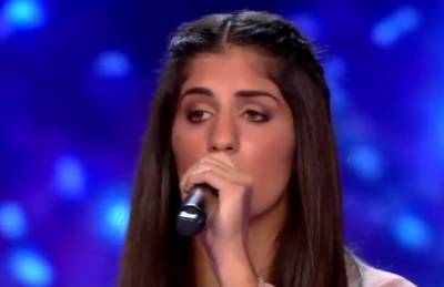 &quot;The Voice&quot;: Η Καλαματιανή τραγουδίστρια και οι 4 σωματοφύλακες (βίντεο)