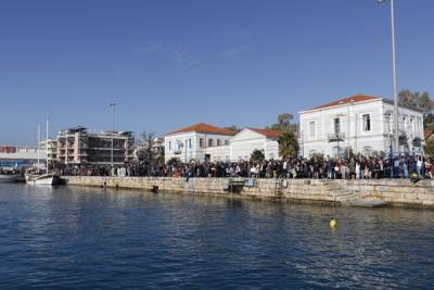 Με αναπηρικό καροτσάκι στον αγιασμό των υδάτων