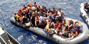 Ιταλία: Τουλάχιστον τριάντα νεκροί σε αλιευτικό με πεντακόσιους ενενήντα μετανάστες