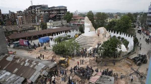 Νεπάλ: Ολοσχερής καταστροφή του ιστορικού κέντρου του Κατμαντού από τον σεισμό
