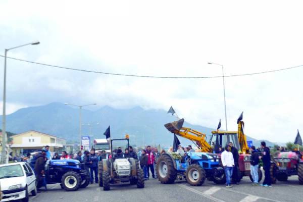 Κυπαρισσία: Συγκέντρωση διαμαρτυρίας για τη δίκη 19 αγροτών για το μπλόκο του Καλού Νερού