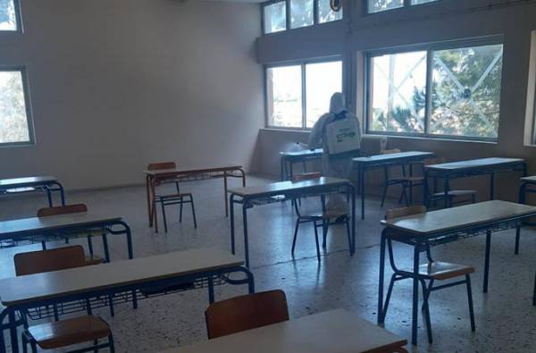 Προετοιμασία και απολυμάνσεις για το άνοιγμα των σχολείων στην Τριφυλία (φωτογραφίες)