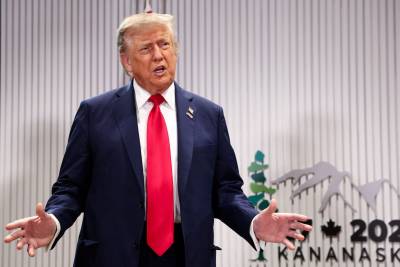 Τραμπ: Τεράστια επιτυχία ότι 48 μέλη της ιρανικής ηγεσίας «έφυγαν» με ένα χτύπημα (βίντεο)