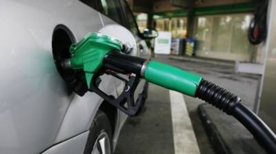 Υποχώρηση 15 λεπτών στην τιμή της αμόλυβδης βενζίνης σε έναν μήνα σύμφωνα με το Παρατηρητήριο Τιμών Καυσίμων του υπ. Ανάπτυξης
