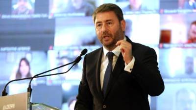 Ανδρουλάκης: Αξίζετε πολλά περισσότερα από αυτά που σας προσφέρει η κυβέρνηση της Νέας Δημοκρατίας