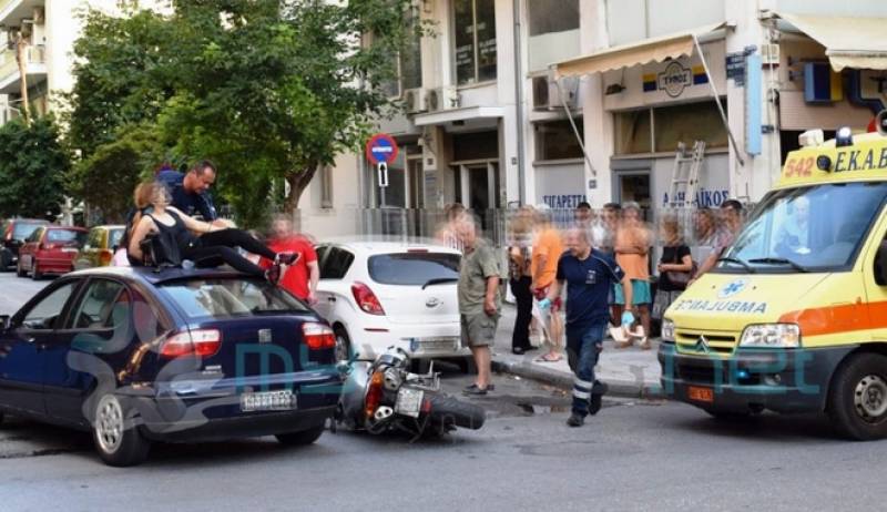 Βόλος: Γυναίκα κατέληξε στην οροφή αυτοκινήτου μετά από τροχαίο!