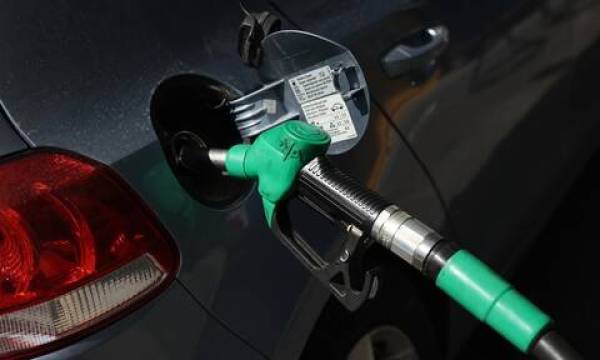 Καύσιμα: «Ξέφυγε» η μέση πανελλαδική τιμή της βενζίνης (Βίντεο)
