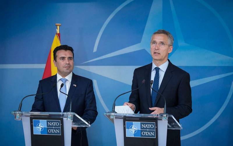 Προσχέδιο συμπερασμάτων του ΝΑΤΟ: Πρόσκληση στα Σκόπια για ενταξιακές συνομιλίες