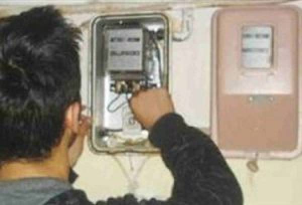 Συλλήψεις τσιγγάνων για κλοπή ρεύματος στη Μεσσήνη