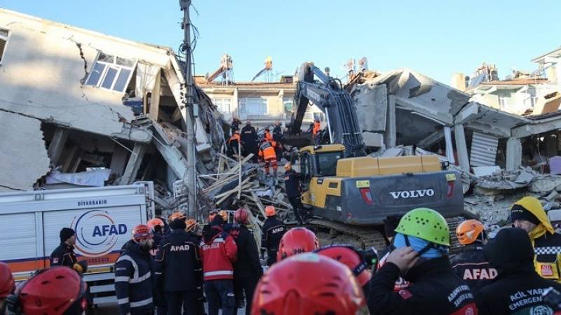 Σεισμός στην Ανατολική Τουρκία: Τουλάχιστον 21 νεκροί, τους 1.030 έφθασαν οι τραυματίες