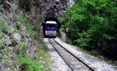 Χωρίς δρομολόγια ο Οδοντωτός Σιδηρόδρομος λόγω της πυρκαγιάς