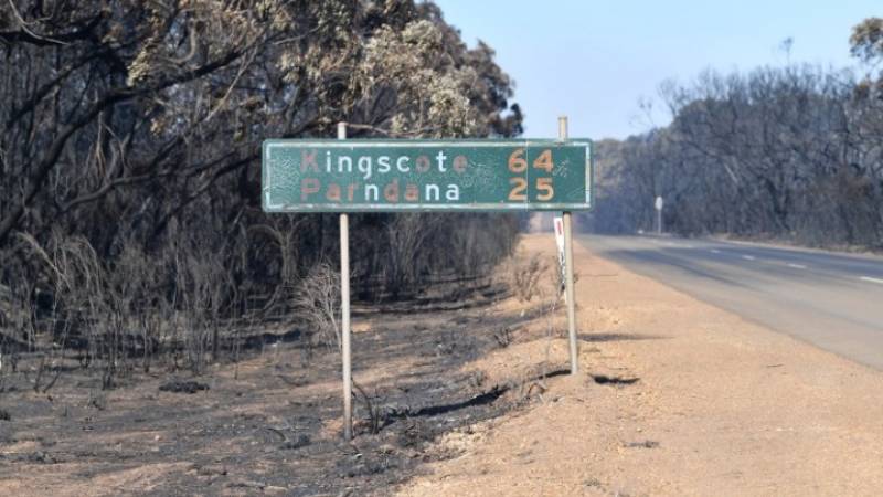 Μάχη με τον χρόνο δίνουν οι πυροσβέστες στην Αυστραλία