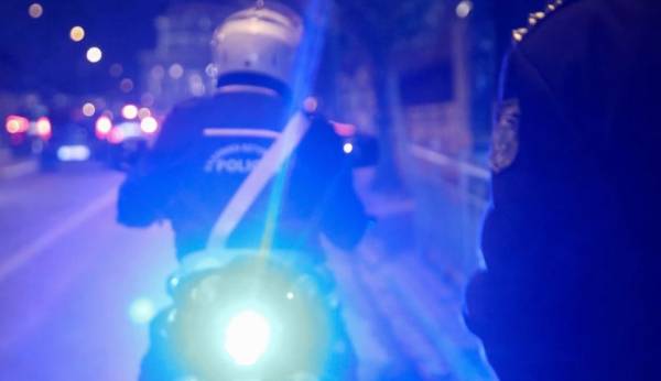 Νύχτα επεισοδίων στα Εξάρχεια: Κουκουλοφόροι πέταξαν μολότοφ κατά αστυνομικών