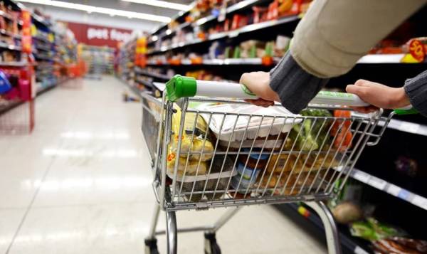ΙΕΛΚΑ: Οκτώ στους δέκα καταναλωτές κυνηγούν προσφορές και εκπτώσεις