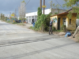 Aνοιξε ο δρόμος στο Ασπρόχωμα: Ολοκληρώθηκαν τα έργα στις γραμμές του τρένου