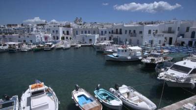 Θεαματική άνοδο σημειώνουν οι αφίξεις τουριστών στην Πάρο