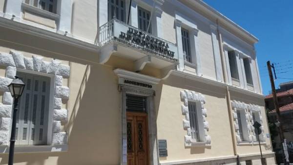 Πελοπόννησος: Δια ζώσης συνεδριάσεις του Περιφερειακού Συμβουλίου ζητεί ο Τατούλης