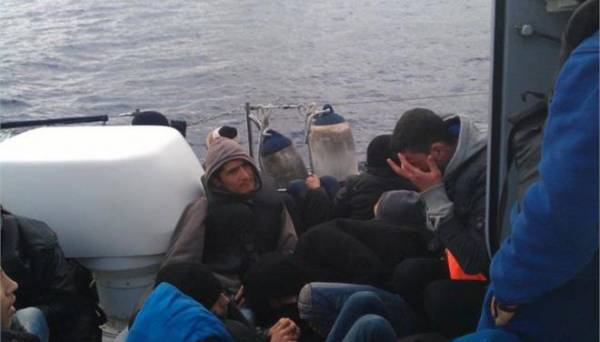 Περισσότεροι από 500 παράτυποι μετανάστες-πρόσφυγες την Παρασκευή σε ελληνικά νησιά