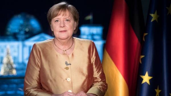 Ά. Μέρκελ: Η Γερμανία δεν έχει ακόμη ξεπεράσει την «ιστορική κρίση» της πανδημίας
