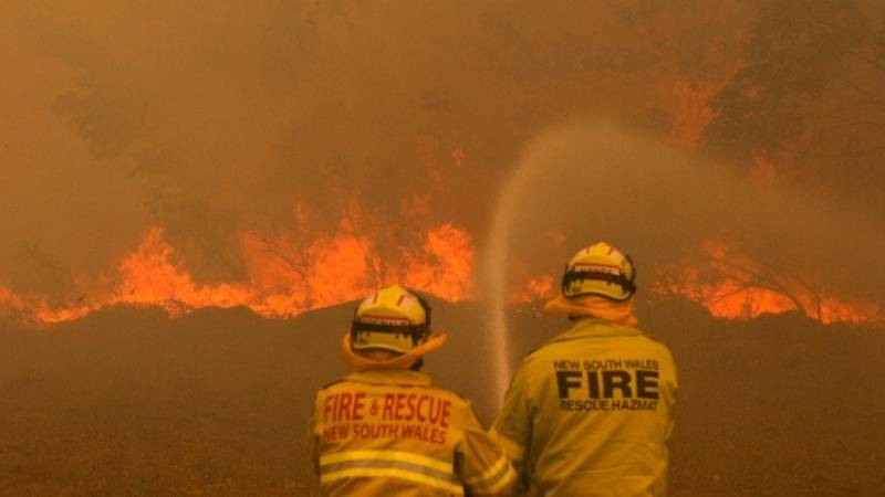 Αυστραλία: Μάχη με τις πυρκαγιές δίνουν οι πυροσβέστες