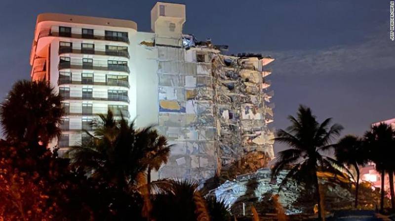 ΗΠΑ: Ένας νεκρός και 51 αγνοούμενοι μετά την κατάρρευση 12ώροφου κτιρίου στη νότια Φλόριντα