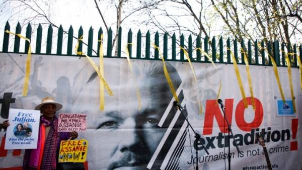 Διαδήλωση στο Λονδίνο εναντίον της έκδοσης του Τζούλιαν Ασάνζ στις ΗΠΑ