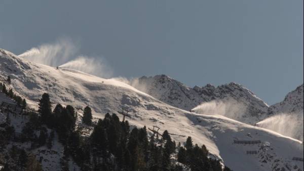 Αυστρία-Covid-19: Εστίες κορονοϊού τα χιονοδρομικά κέντρα