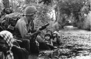 50 συγκλονιστικές φωτογραφίες από τον πόλεμο του Βιετνάμ