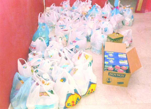 Τρόφιμα σε 75 οικογένειες πρόσφερε ο Σύλλογος Κυριών Καλαμάτας