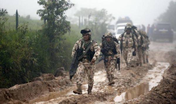 Φονική ενέδρα σε στρατιωτικούς στην Κολομβία